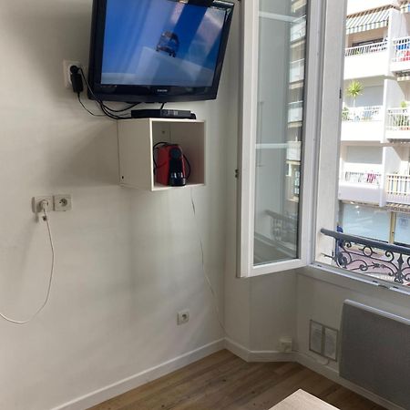 Smart Studio كان المظهر الخارجي الصورة