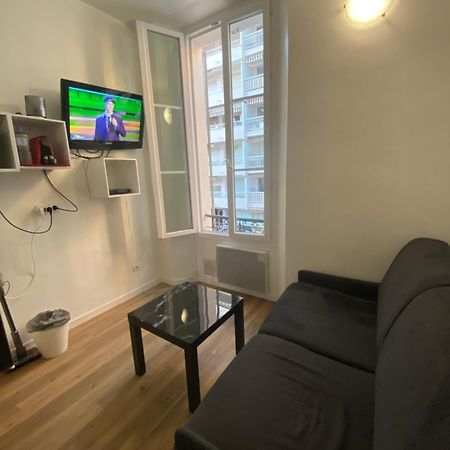 Smart Studio كان المظهر الخارجي الصورة